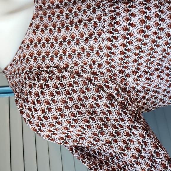 Loft Neutral Geometric Floral Blouse - Picture 6 of 13